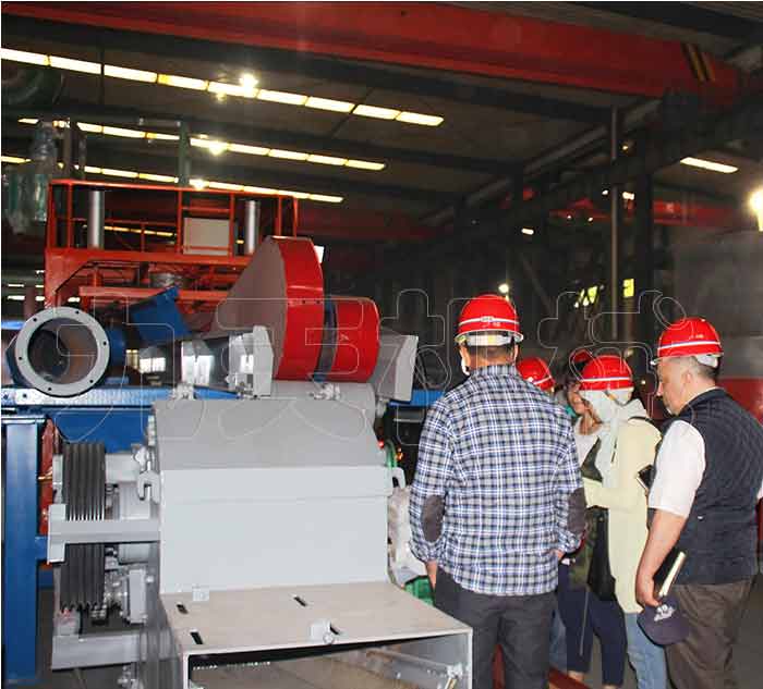 Ħ���ľм�w��ȼ�����a(ch��n)���(y��n)�լF(xi��n)��(ch��ng)2